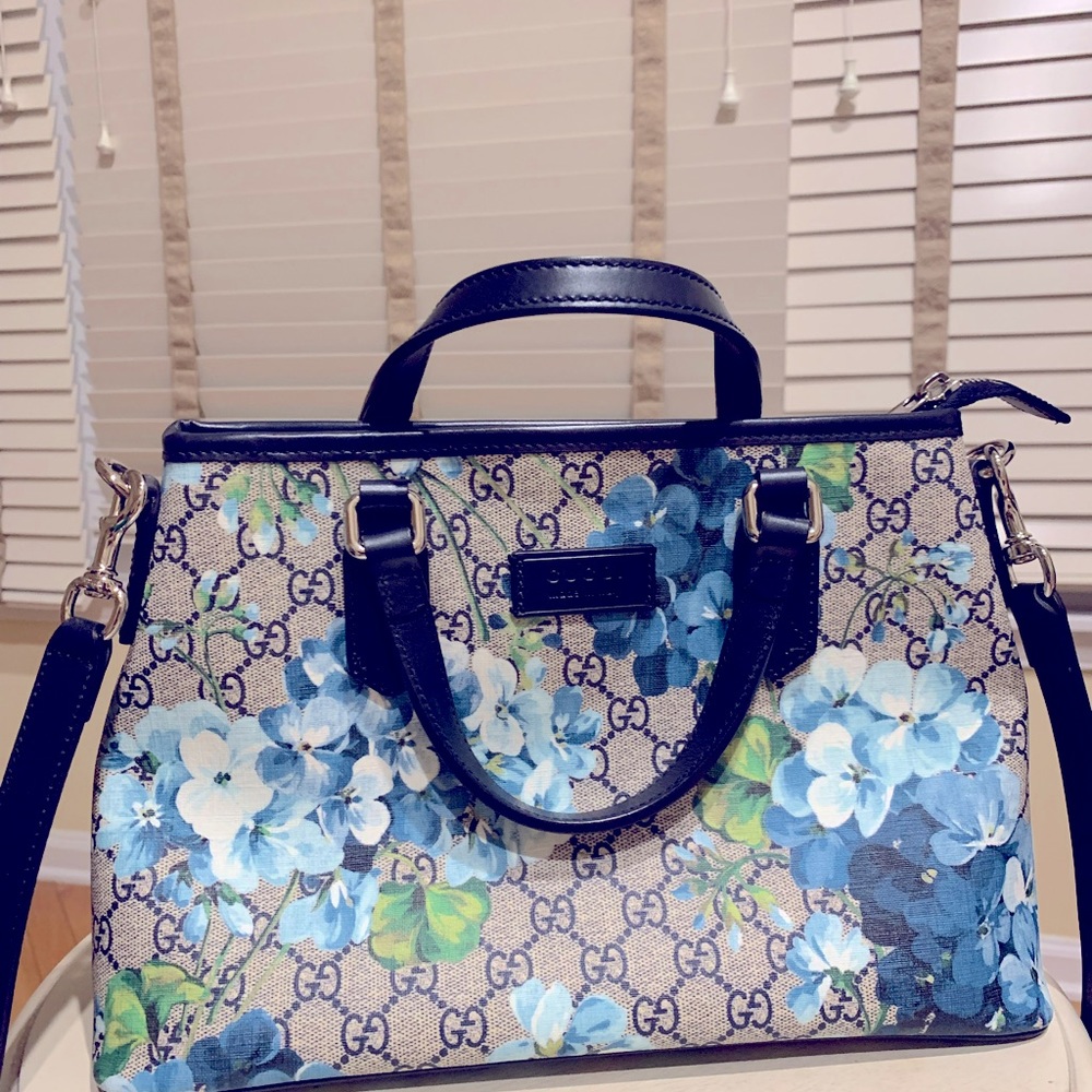 Gucci GG Supreme Blooms Tote/Crossbody Bag Small